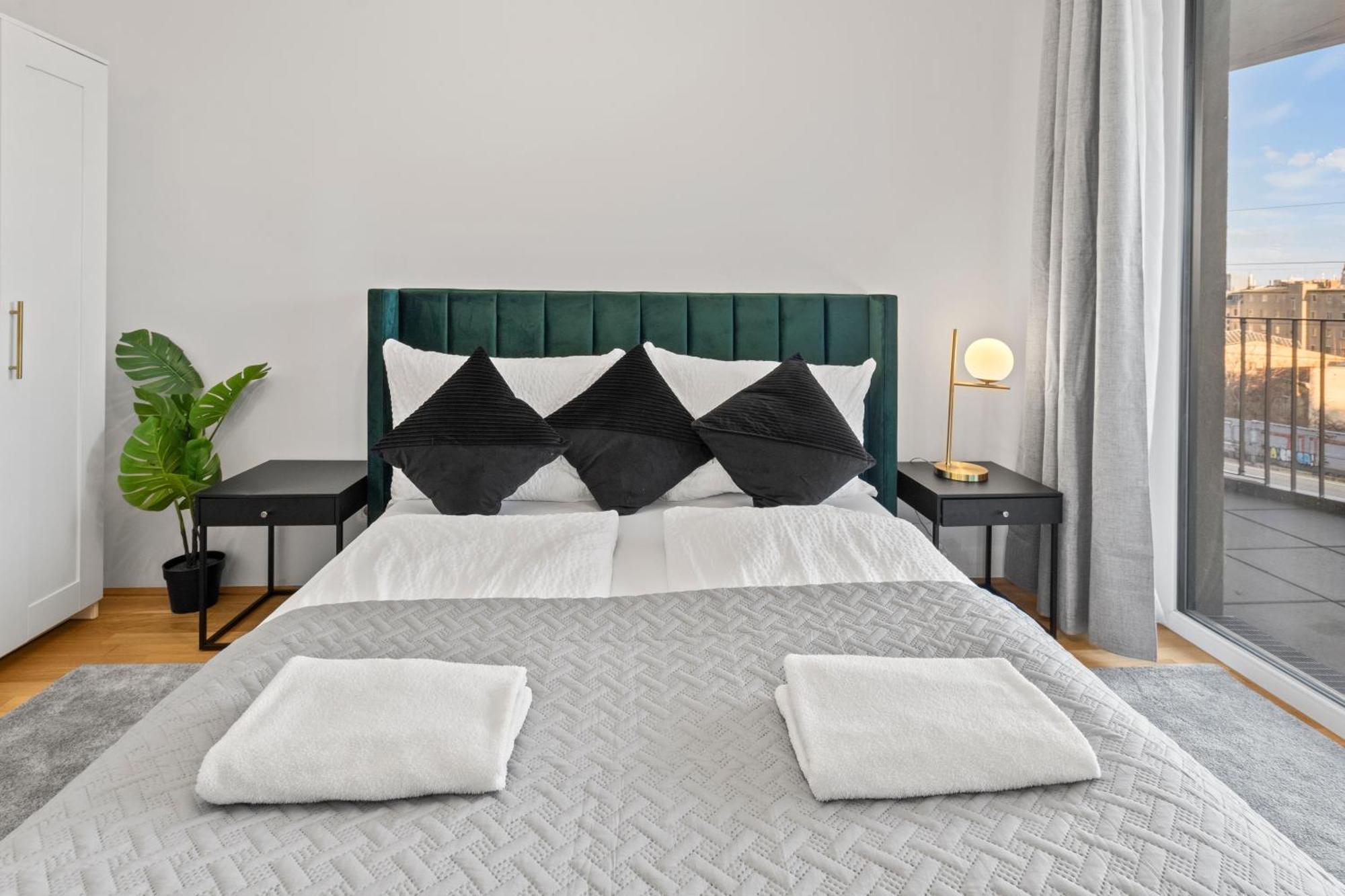 Balcony Apartment I 50 M² I Near City Center Виена Екстериор снимка